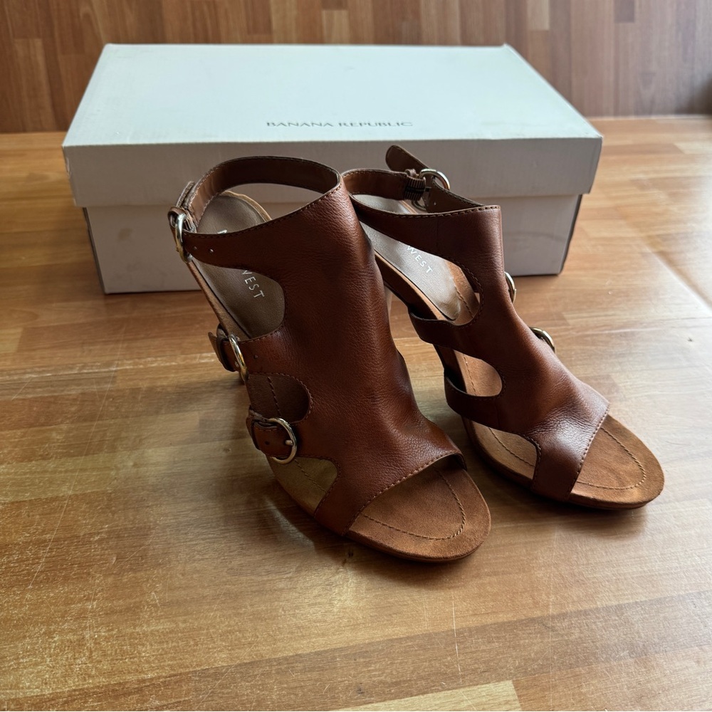 Nine West heeled gladiator sandals , brown leather . Size 7.5, high heels